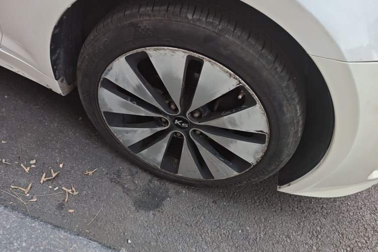 Used Kia K5 2012 2.0L Automatic Premium Right Front Wheel Hub