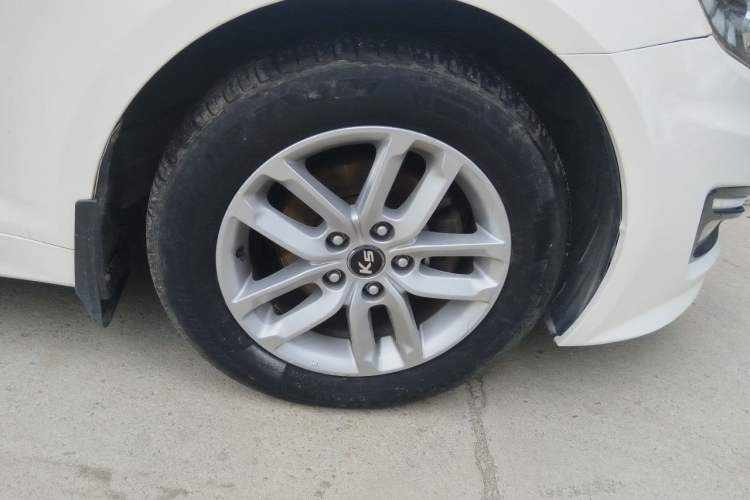 Used Kia K5 2012 2.0L Manual GL Right Front Wheel Hub