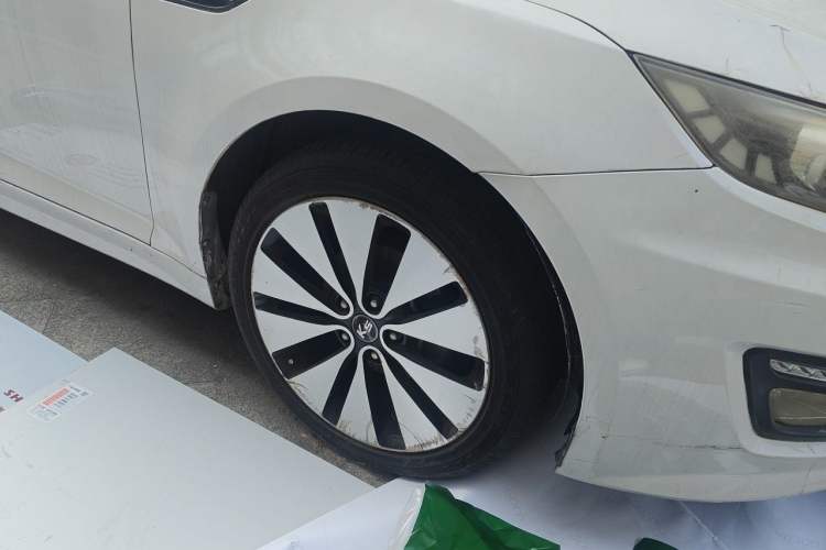 Used Kia K5 2012 2.0L Automatic DLX Right Front Wheel Hub