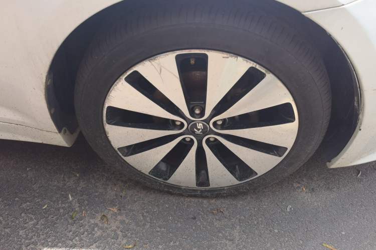 Used Kia K5 2012 2.0L Automatic DLX Right Front Wheel Hub