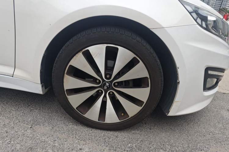Used Kia K5 2012 2.0L Automatic DLX Right Front Wheel Hub