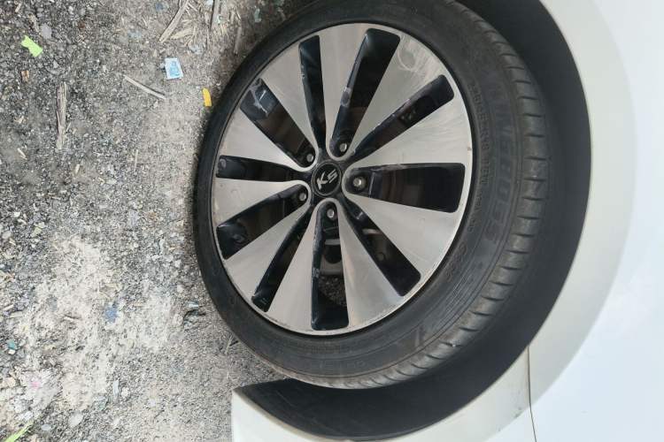 Used Kia K5 2012 2.0L Automatic Premium Right Front Wheel Hub