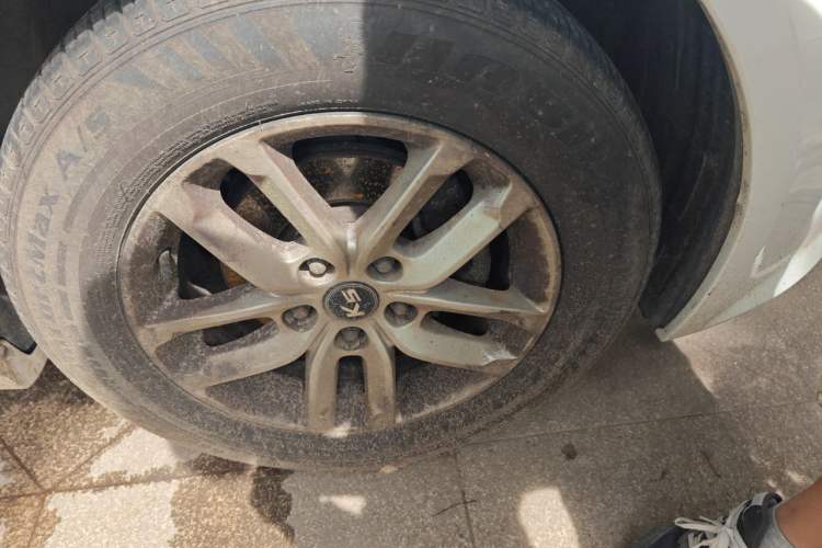 Used Kia K5 2012 2.0L Manual GL Right Front Wheel Hub