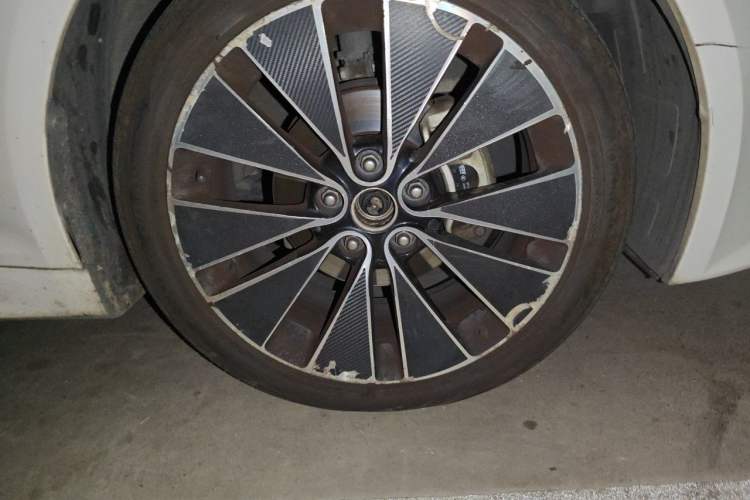 Used Kia K5 2012 2.0L Automatic DLX Right Front Wheel Hub