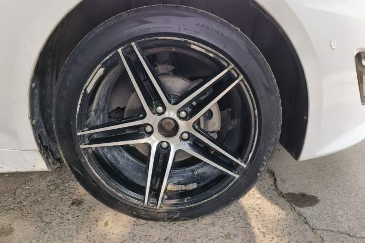 Used Kia K5 2012 2.0L Automatic DLX Right Front Wheel Hub