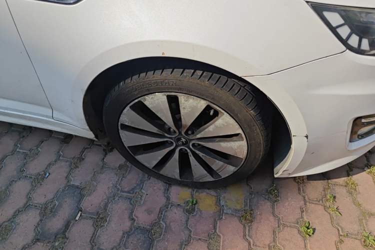 Used Kia K5 2012 2.0L Automatic DLX Right Front Wheel Hub