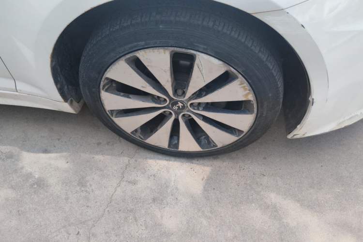 Used Kia K5 2012 2.0L Automatic DLX Right Front Wheel Hub