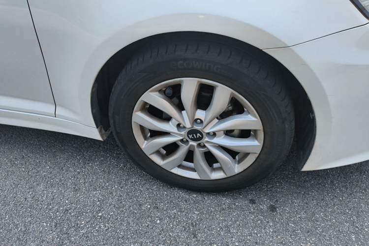 Used Kia K5 2012 2.0L Automatic Premium Right Front Wheel Hub