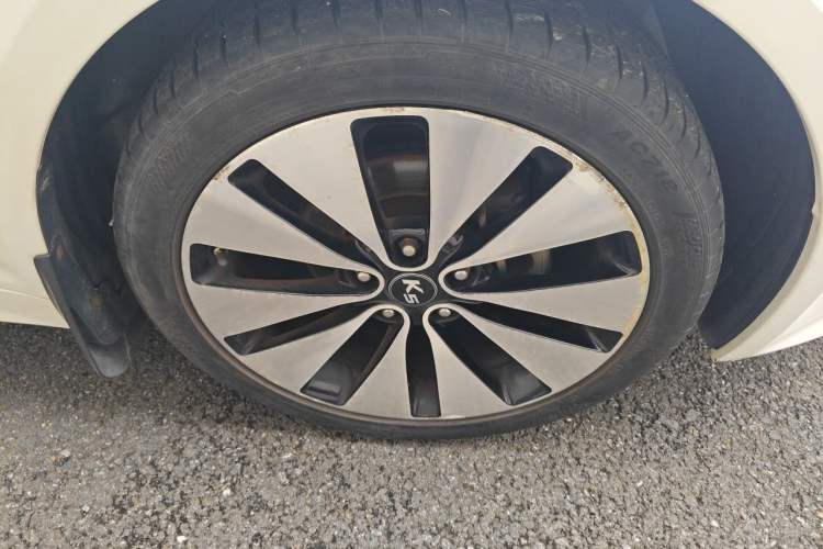 Used Kia K5 2012 2.0L Automatic Premium Right Front Wheel Hub
