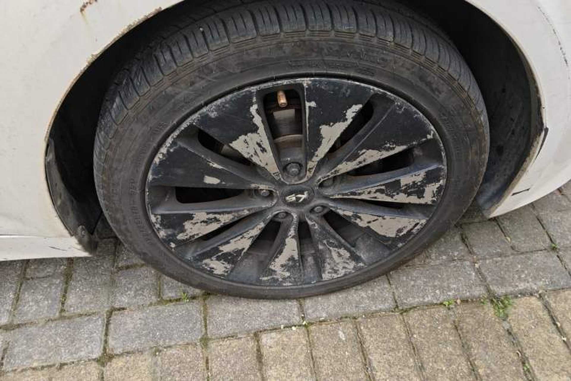 Used Kia K5 2012 2.0L Automatic DLX Right Front Wheel Hub