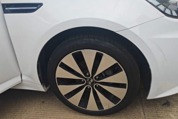 Used Kia K5 2012 2.0L Automatic GLS Right Front Wheel Hub