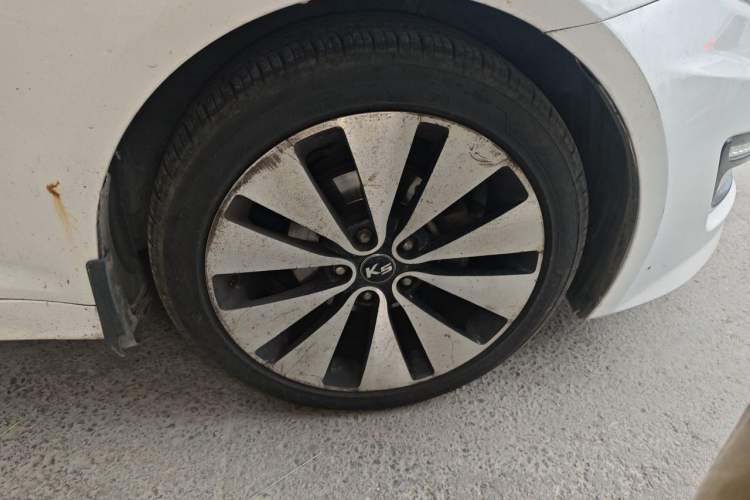 Used Kia K5 2012 2.0L Automatic DLX Right Front Wheel Hub