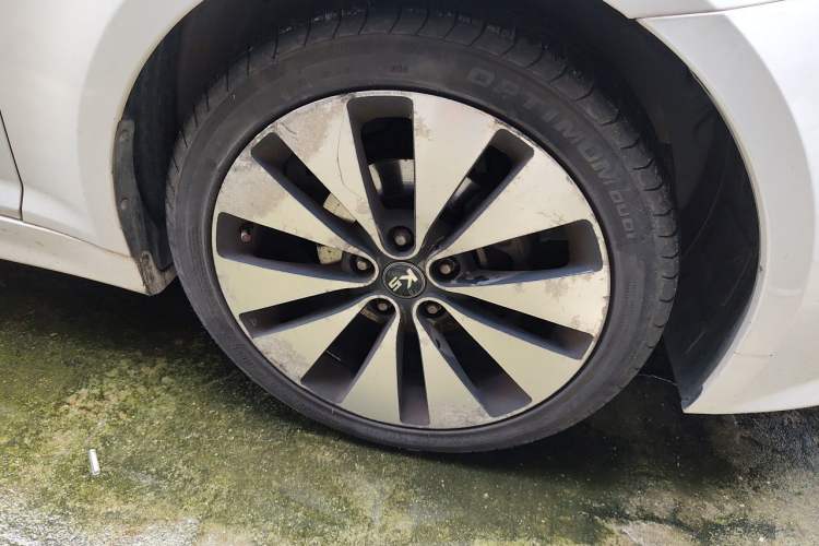 Used Kia K5 2012 2.0L Automatic DLX Right Front Wheel Hub
