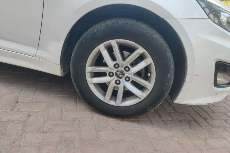 Used Kia K5 2012 2.0L Automatic GL Right Front Wheel Hub