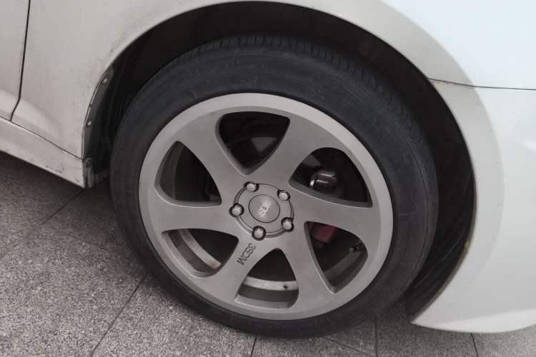 Used Kia K5 2012 2.0L Automatic DLX Right Front Wheel Hub