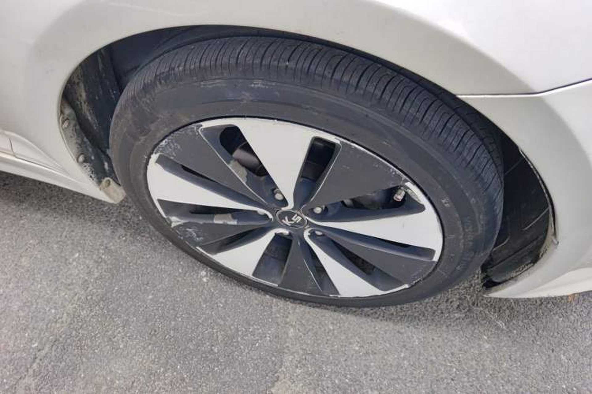 Used Kia K5 2012 2.0L Automatic DLX Right Front Wheel Hub