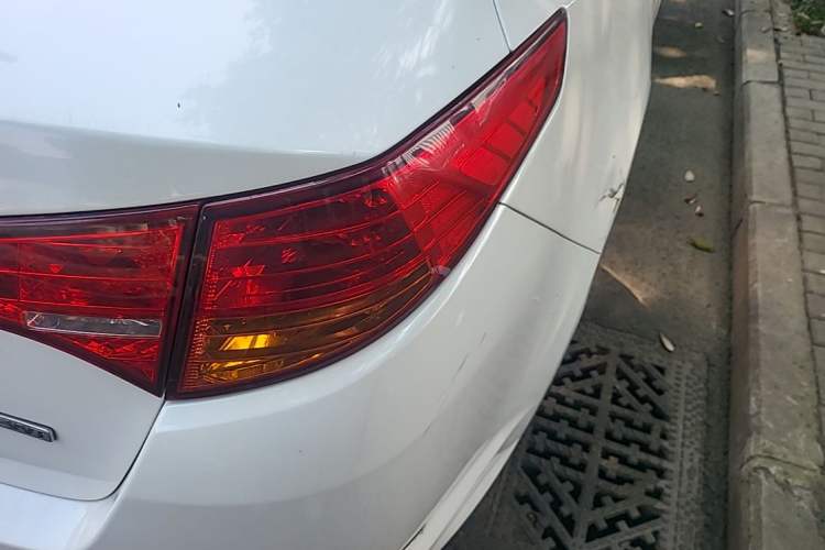 Used Kia K5 2012 2.0L Automatic DLX Right Rear Taillight