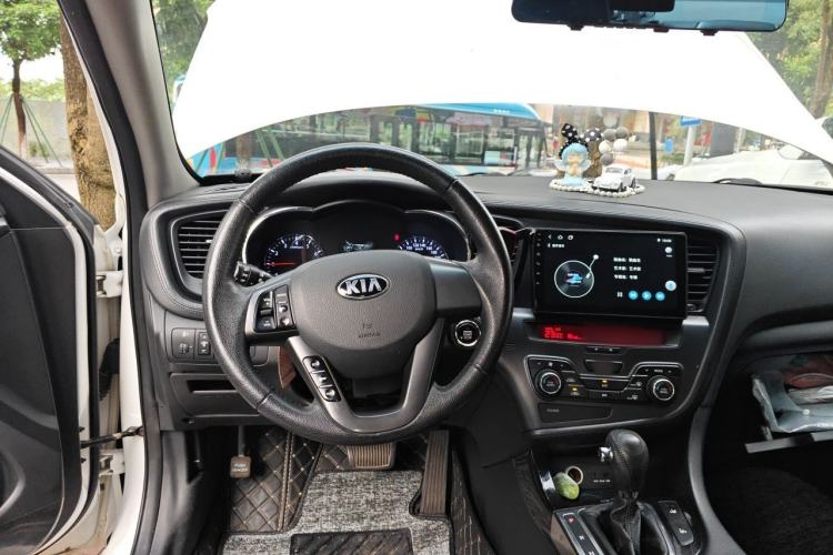 Used Kia K5 2012 2.0L Automatic DLX Steering Wheel