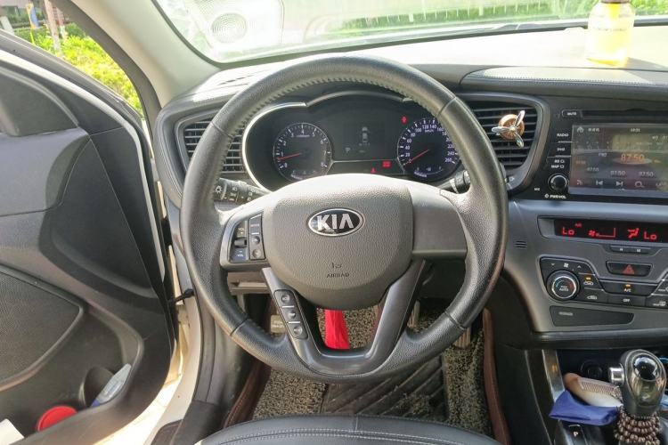 Used Kia K5 2012 2.0L Automatic DLX Steering Wheel