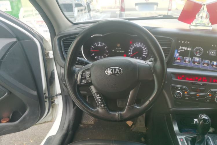 Used Kia K5 2012 2.0L Automatic DLX Steering Wheel