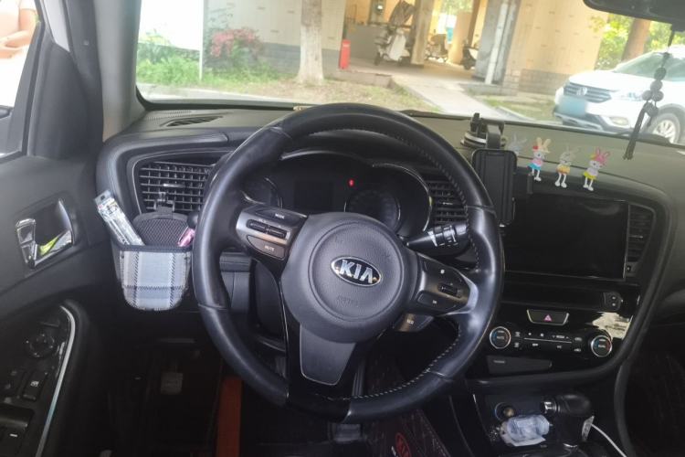 Used Kia K5 2012 2.0L Automatic DLX Steering Wheel