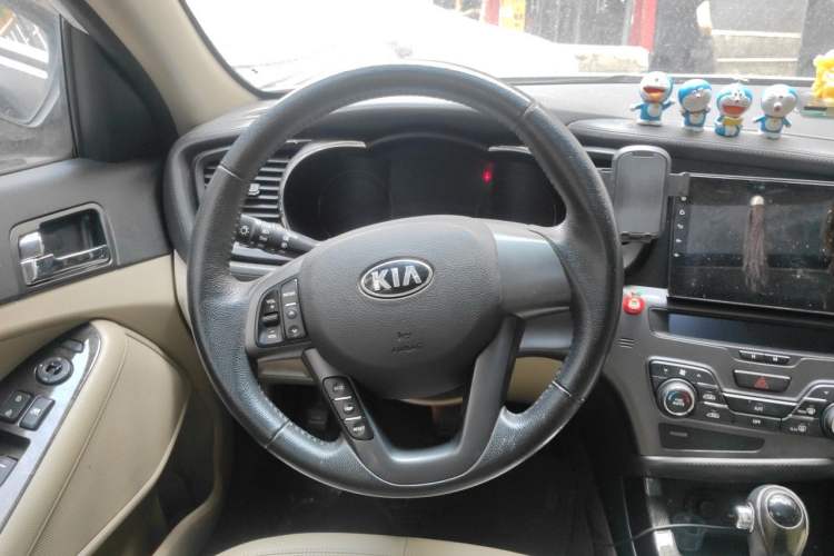 Used Kia K5 2012 2.0L Automatic GLS Steering Wheel