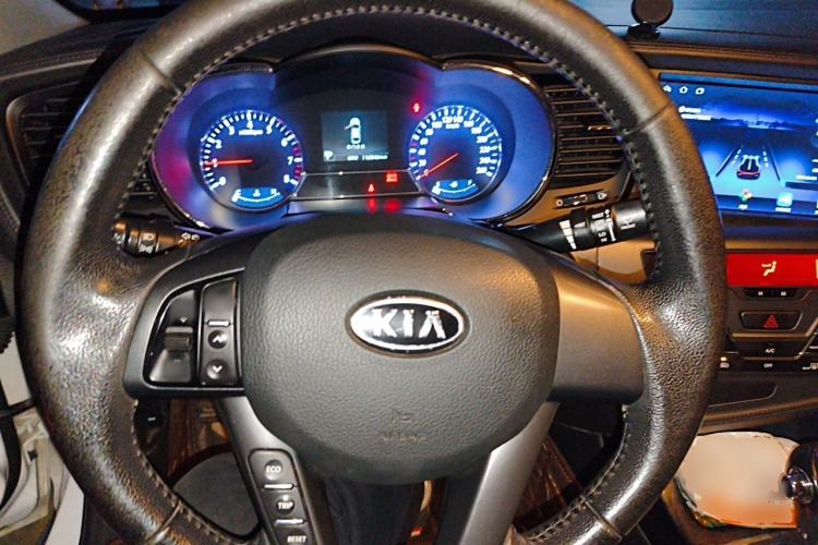 Used Kia K5 2012 2.0L Automatic DLX Steering Wheel