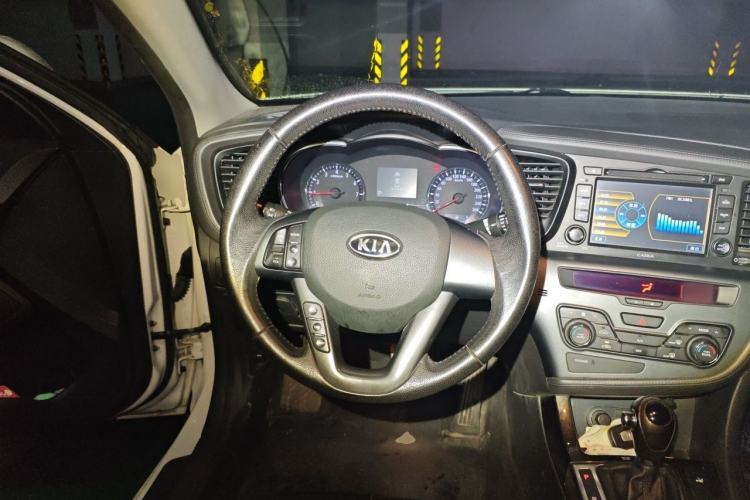 Used Kia K5 2012 2.0L Automatic DLX Steering Wheel