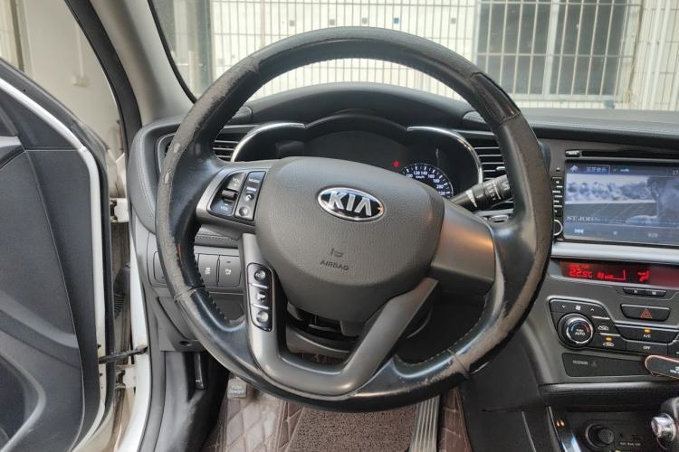 Used Kia K5 2012 2.0L Automatic DLX Steering Wheel