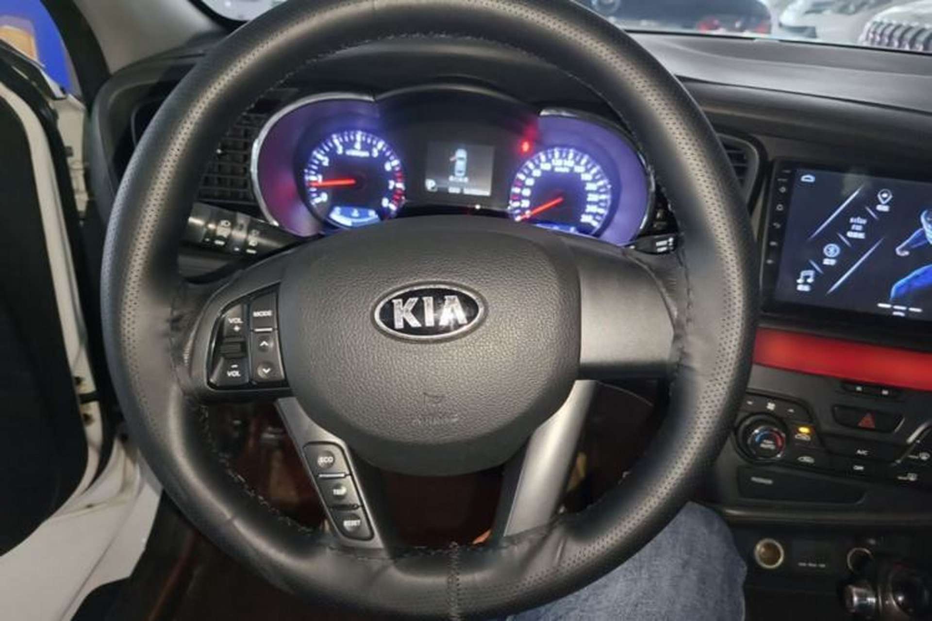 Used Kia K5 2012 2.0L Automatic DLX Steering Wheel