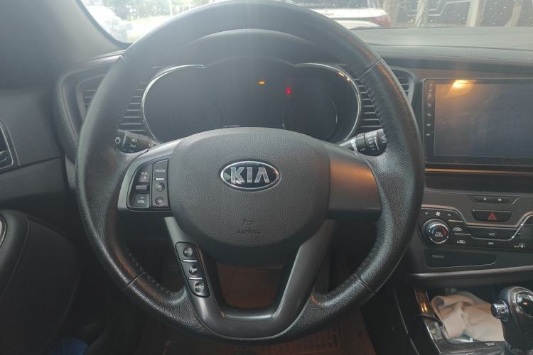 Used Kia K5 2012 2.0L Automatic DLX Steering Wheel