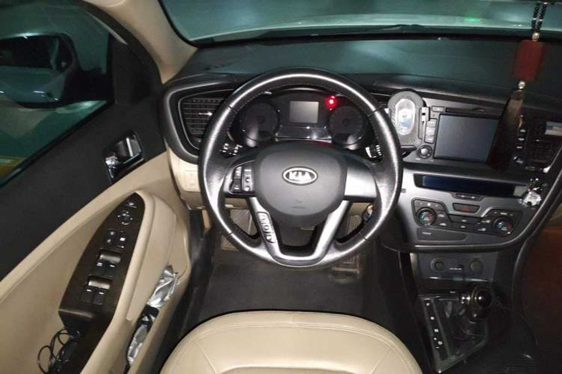 Used Kia K5 2012 2.0L Automatic GLS Steering Wheel