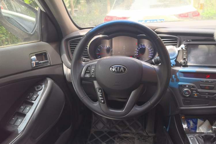 Used Kia K5 2012 2.0L Automatic DLX Steering Wheel