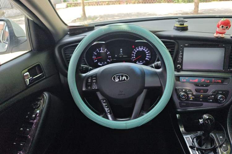 Used Kia K5 2012 2.0L Automatic DLX Steering Wheel