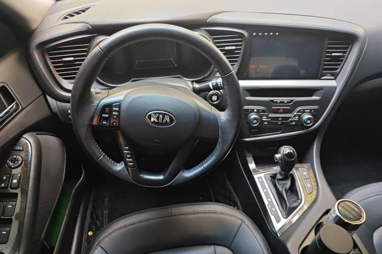 Used Kia K5 2012 2.0L Automatic DLX Steering Wheel