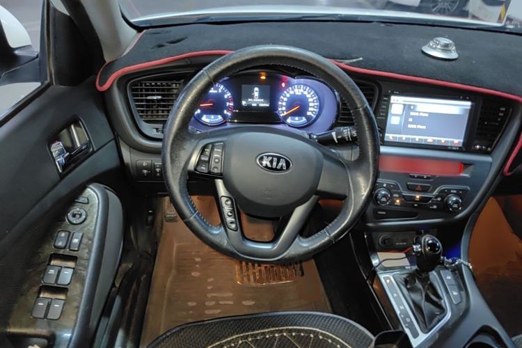 Used Kia K5 2012 2.0L Automatic DLX Steering Wheel
