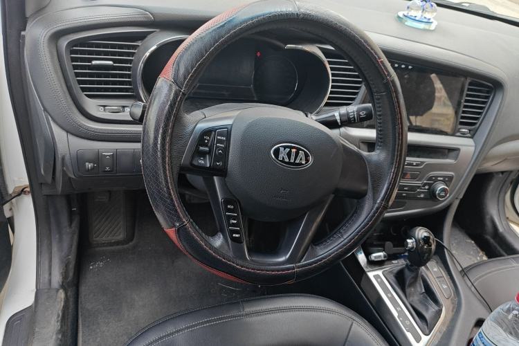 Used Kia K5 2012 2.0L Automatic DLX Steering Wheel