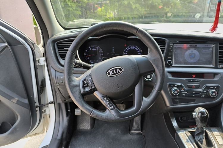 Used Kia K5 2012 2.0L Automatic DLX Steering Wheel