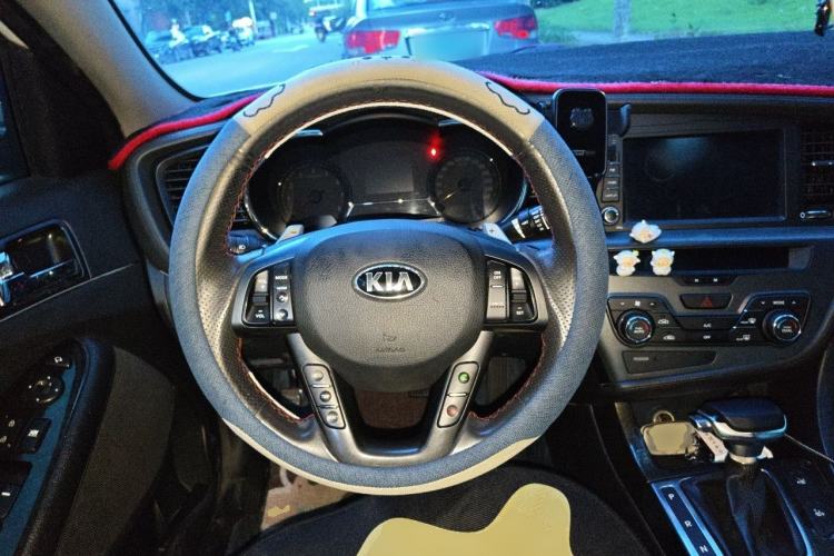 Used Kia K5 2012 2.0L Automatic GLS Steering Wheel