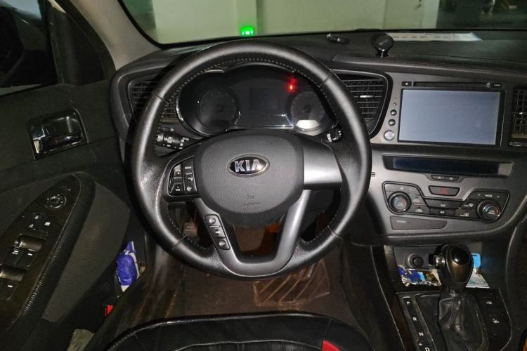 Used Kia K5 2012 2.0L Automatic DLX Steering Wheel