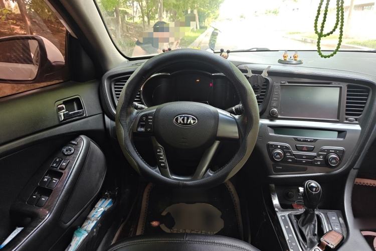 Used Kia K5 2012 2.0L Automatic DLX Steering Wheel