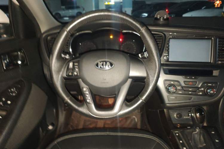 Used Kia K5 2012 2.0L Automatic DLX Steering Wheel