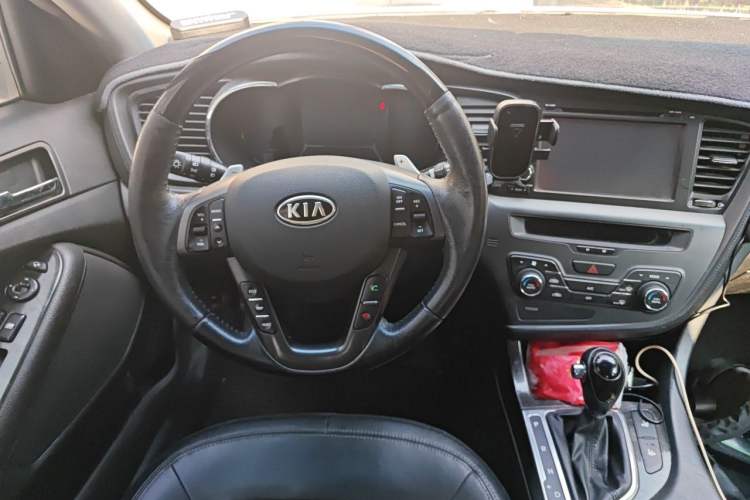 Used Kia K5 2012 2.0L Automatic DLX Steering Wheel