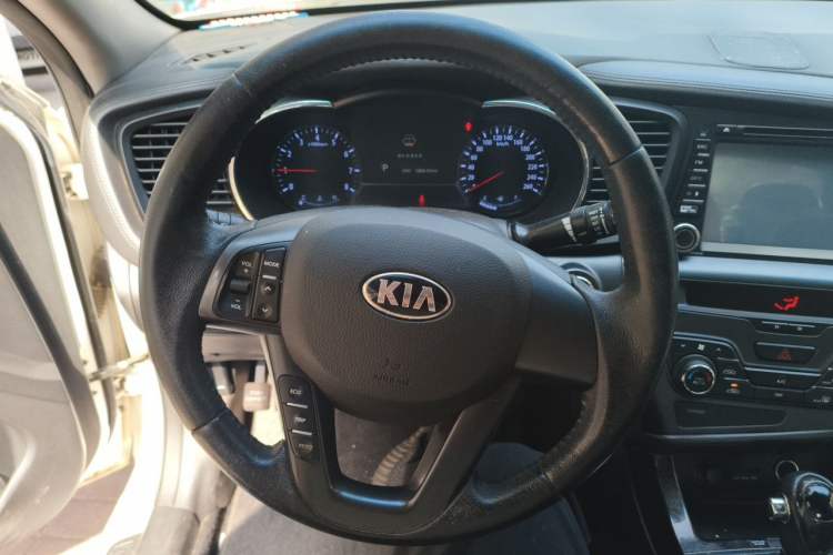 Used Kia K5 2012 2.0L Automatic DLX Steering Wheel