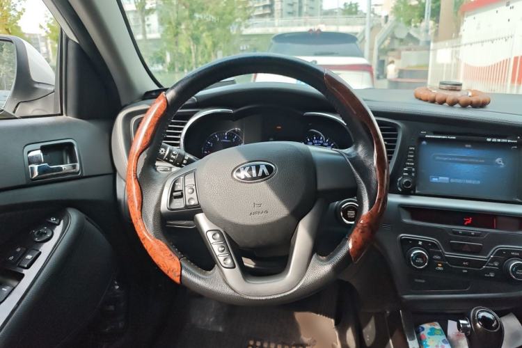 Used Kia K5 2012 2.0L Automatic DLX Steering Wheel