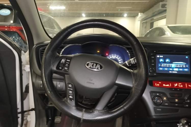 Used Kia K5 2012 2.0L Automatic DLX Steering Wheel