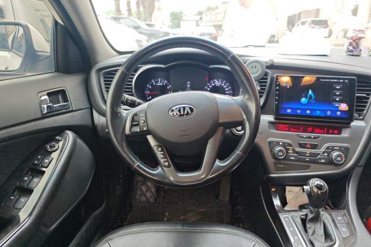 Used Kia K5 2012 2.0L Automatic DLX Steering Wheel