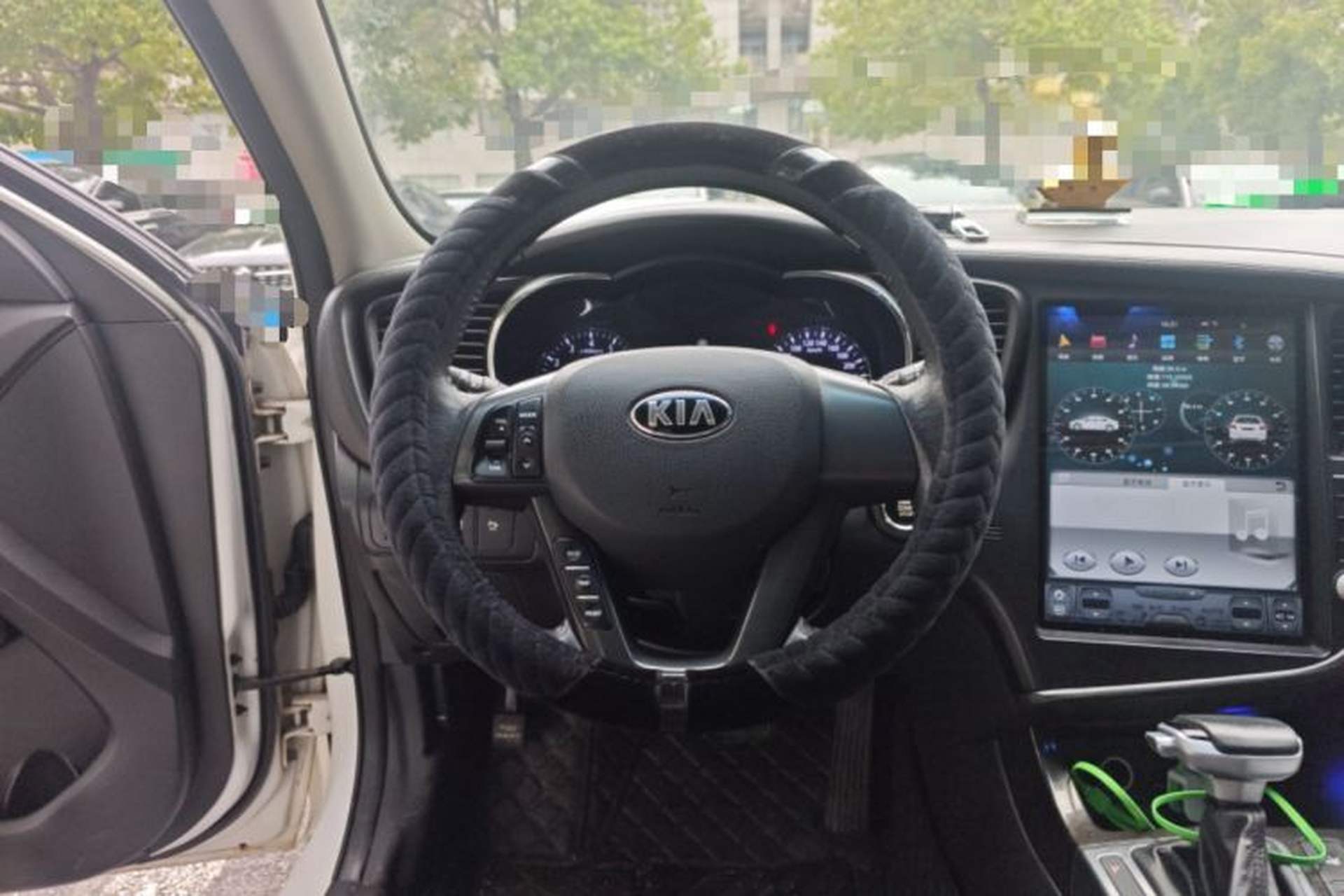 Used Kia K5 2012 2.0L Automatic DLX Steering Wheel