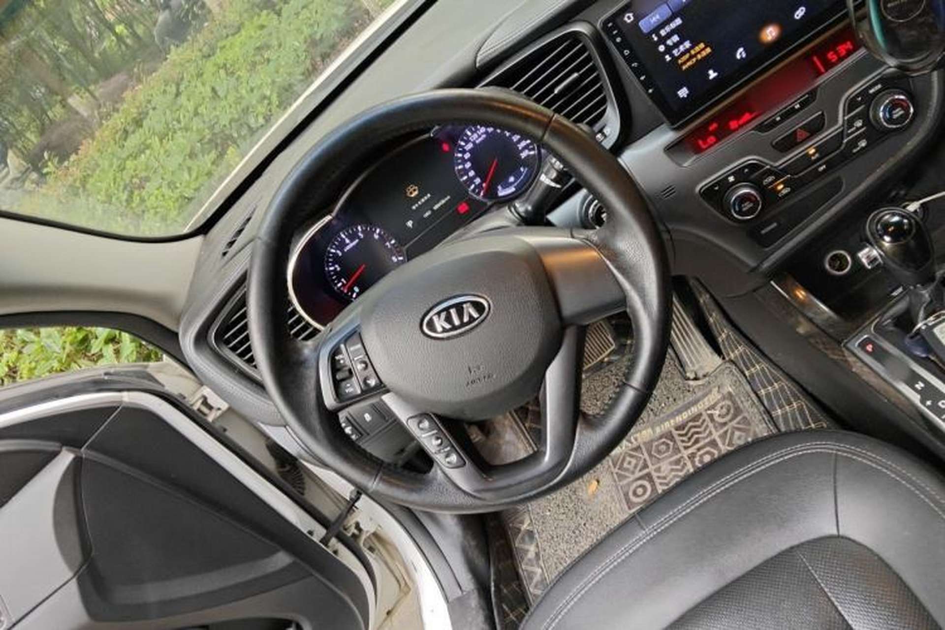 Used Kia K5 2012 2.0L Automatic DLX Steering Wheel