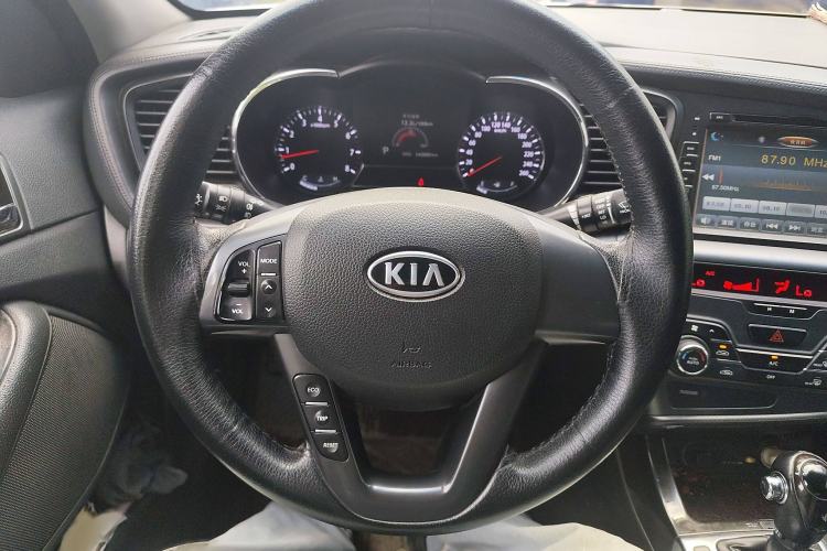 Used Kia K5 2012 2.0L Automatic DLX Steering Wheel